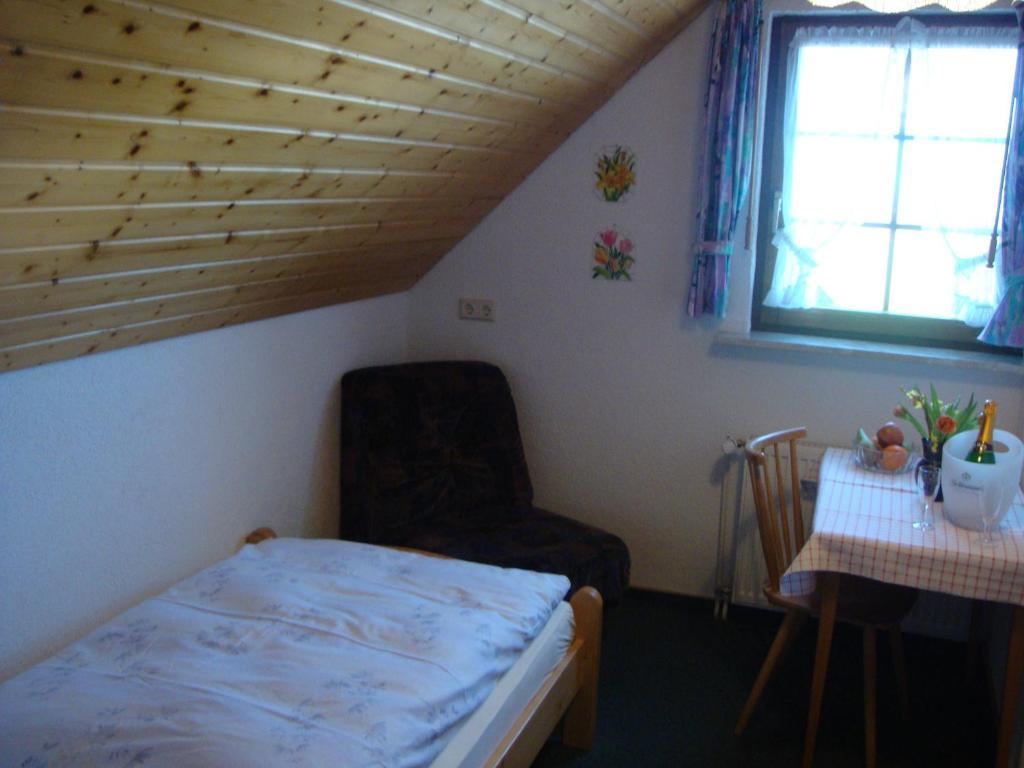 Mettenberger Hof - Pension Графенхаузен Стая снимка