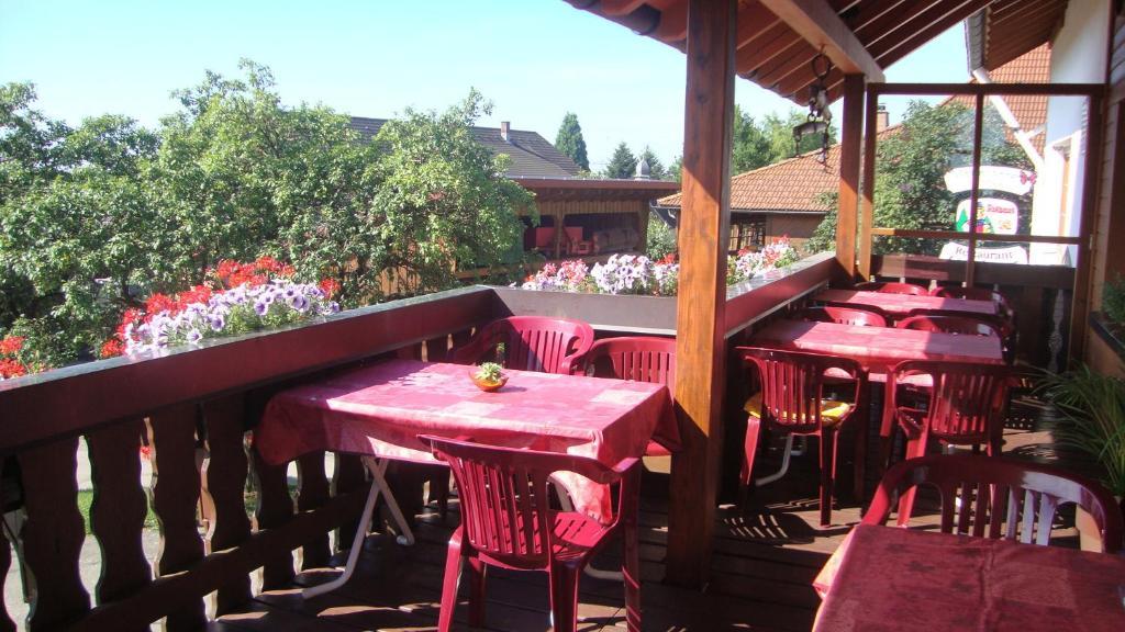 Mettenberger Hof - Pension Графенхаузен Екстериор снимка
